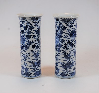 Lot 217 - A pair of Chinese export blue and white...