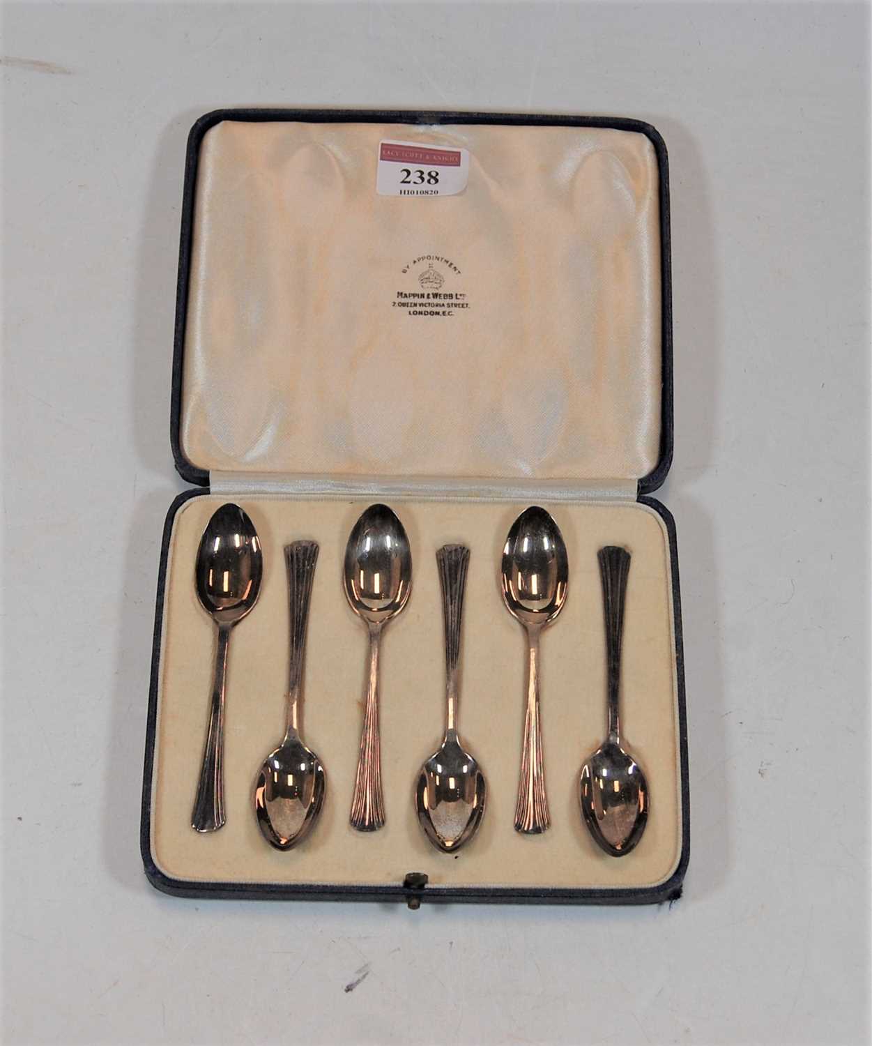 Lot 238 - A set of 6 Mappin & Webb silver teaspoons in...
