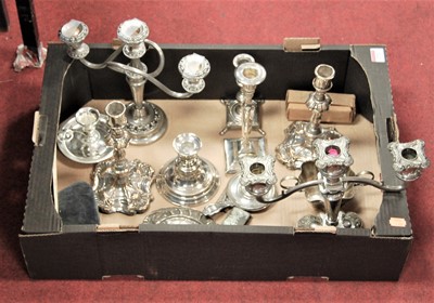 Lot 272 - Box of assorted plated wares to include Old...