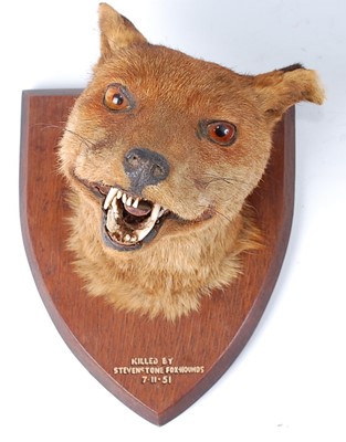 Lot 691 - * A taxidermy Fox (Vulpes vulpes) mask,...
