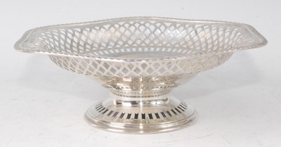 Lot 1141 - A George V silver footed bonbon dish, of...
