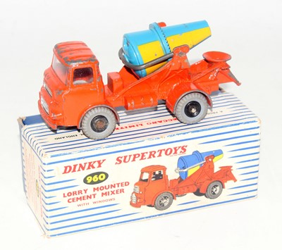 Lot 1904 - A Dinky Toys No. 960 lorry mounted cement...