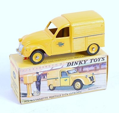 Lot 2058 - A French Dinky Toys No. 560 Citroën 2CV...