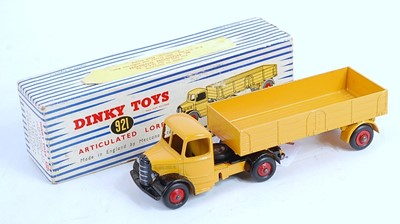 Lot 2063 - A Dinky Toys No. 921 Bedford articulated lorry...