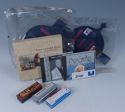 Lot 524 - A collection of promotional items to include...