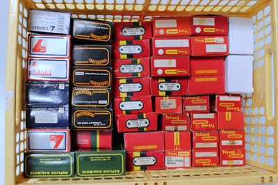 Lot 515 - Plastic crate containing 44 mixed makes tank...