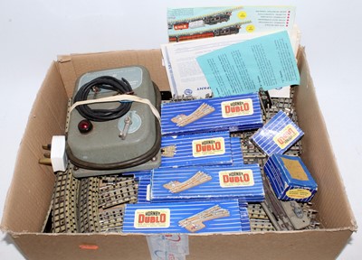 Lot 544 - Box containing quantity of clean Hornby Dublo...