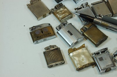 Lot 262 - A box of miscellaneous cigarette lighters to...