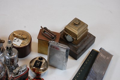 Lot 284 - A box of assorted cigarette lighters to...