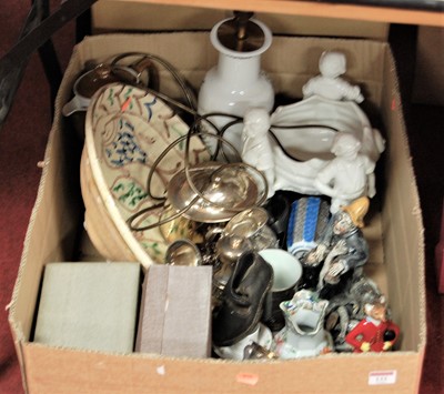 Lot 133 - A box of miscellaneous items, to include a...