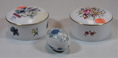 Lot 153 - Two Worcester trinket jars and covers;...