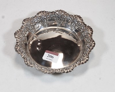 Lot 206 - A George V silver sweetmeat dish, of shaped...