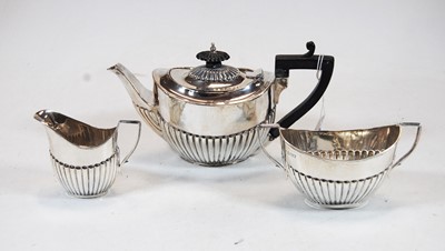 Lot 218 - A George V silver bachelors three-piece tea...