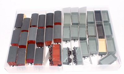 Lot 617 - 2 trays of mixed 00 scale kit built and...