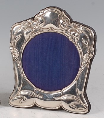 Lot 90 - An Art Nouveau style silver mounted easel...