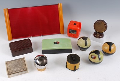 Lot 206 - A collection of various bakelite and other...
