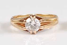 Lot 1270 - A yellow metal diamond solitaire ring,...