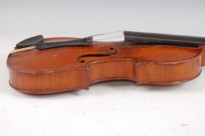 Lot 602 - A late 19th/early 20th century violin, having...