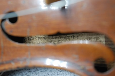 Lot 603 - A 19th century Italian violin, having a one...
