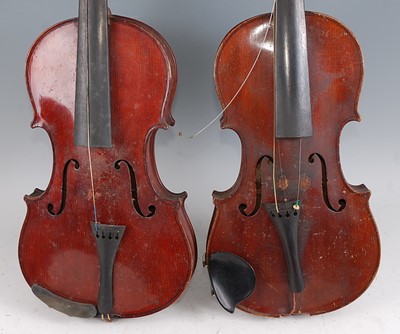 Lot 605 - An early 20th century English violin, having a...