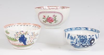 Lot 1045 - A Lowestoft porcelain tea bowl,  polychrome...