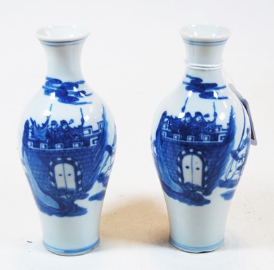 Lot 192 - A pair of Chinese export blue & white vases...