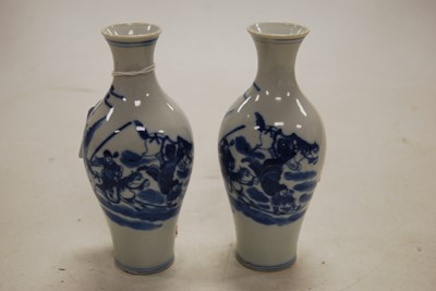 Lot 192 - A pair of Chinese export blue & white vases...