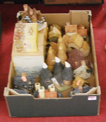 Lot 158 - A box of various resin cottage ornaments, to...
