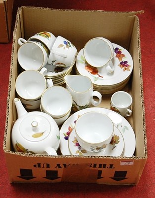 Lot 170 - A Royal Worcester part tea and dinner service,...