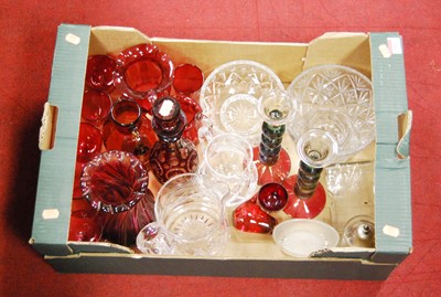Lot 182 - A box of miscellaneous glassware, to include...