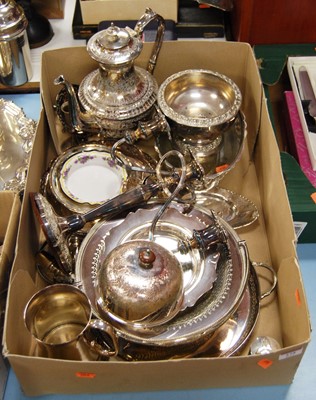 Lot 275 - Assorted plated wares to include basket,...