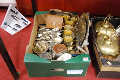 Lot 283 - Mixed lot to include sundry plated wares to...
