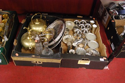 Lot 284 - Two boxes of assorted metal ware to include...