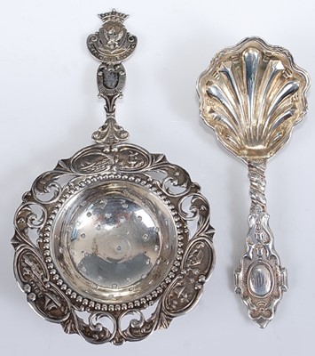 Lot 301 - A mid-Victorian silver caddy spoon, having...