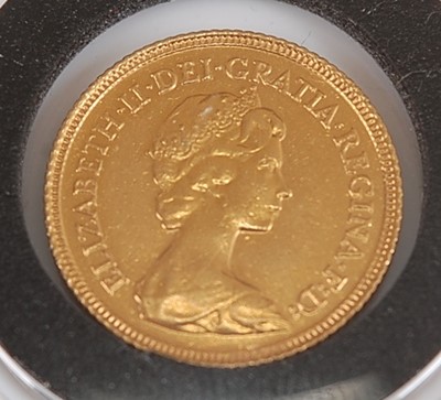 Lot 2211 - Great Britain, 1982 gold half sovereign,...
