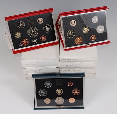 Lot 2011 - Great Britain, a collection of ten Royal Mint...