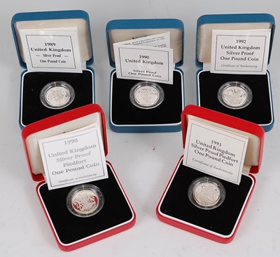 Lot 2017 - Great Britain, a collection of five Royal Mint...