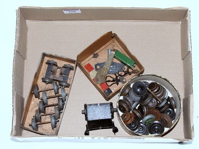 Lot 250 - Small quantity of wheels etc. Hornby key and...