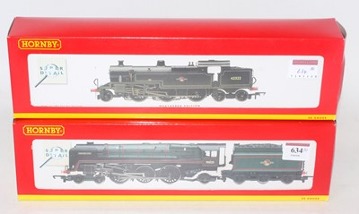 Lot 634 - Hornby R2272 BR lined green class 7MT loco and...