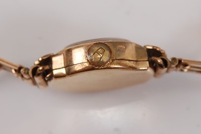 Lot 2510 - A 9ct yellow gold lady's fifteen-jewel manual...