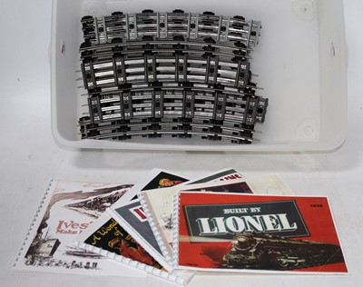 Lot 276 - 15 curved electric sectional track lengths,...