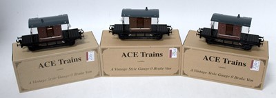 Lot 272 - 3 ACE Trains Ref. G4 lighted brake vans (M-BM)