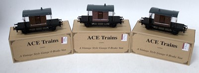 Lot 273 - 3 ACE Trains Ref. G4 lighted brake vans (M-BM)