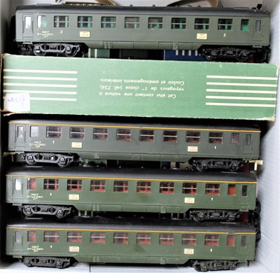 Lot 751 - HOrnby-acHO coaches - 7340 1st class and 4x...