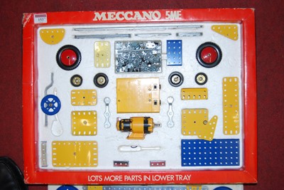 Lot 153 - Two Meccano sets: No. 4EL - unused, with a...