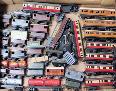 Lot 789 - Large tray unboxed Trix Twin rolling stock:...