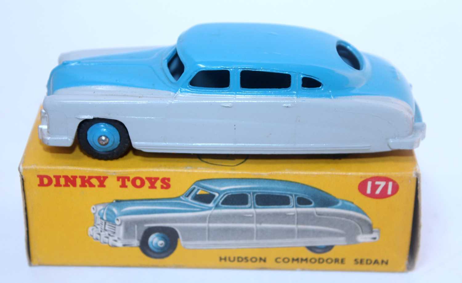 Lot 1921 - A Dinky Toys No. 171 Hudson Commodore Sedan