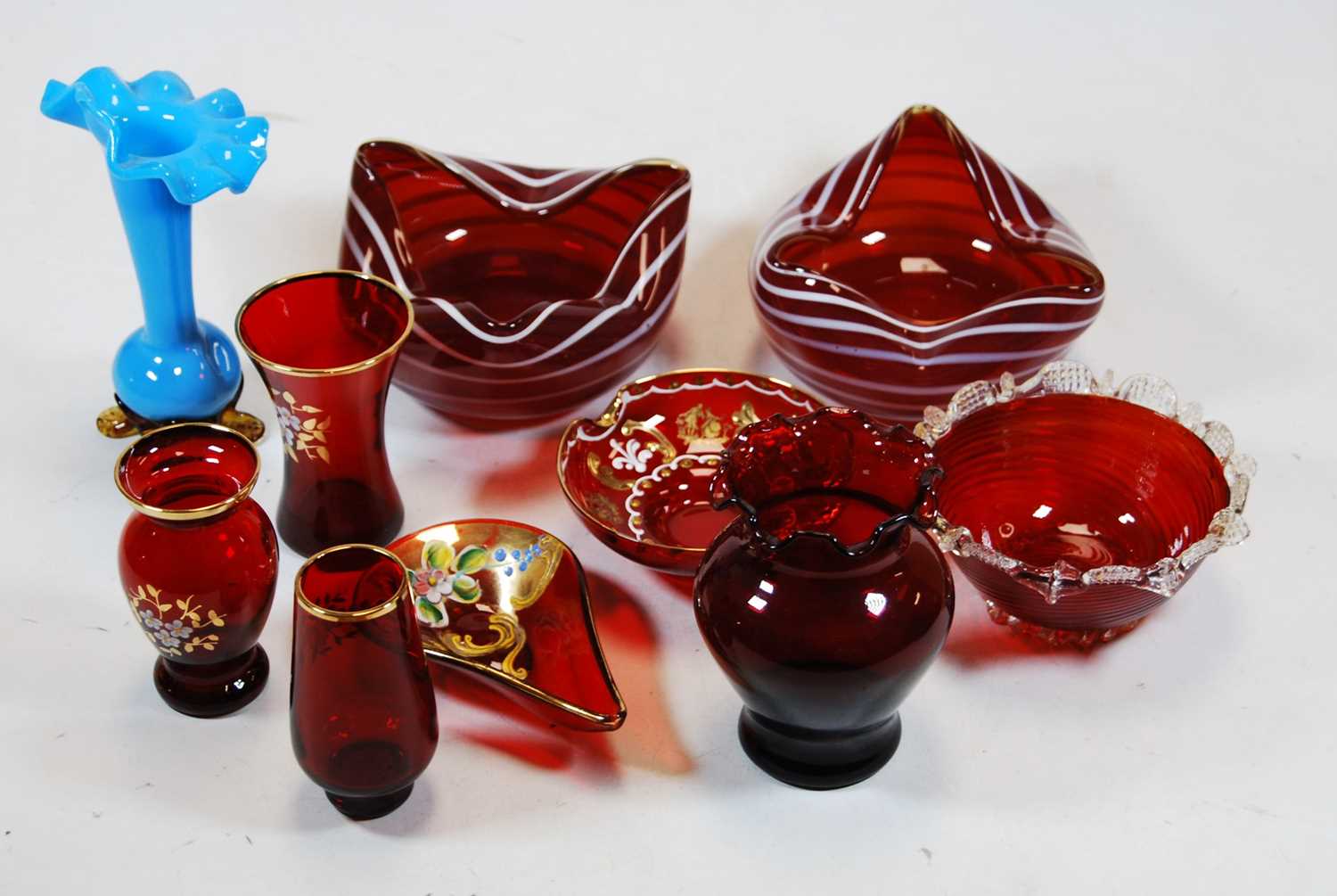 Lot 205 - Assorted modern ruby glass wares, turquoise...