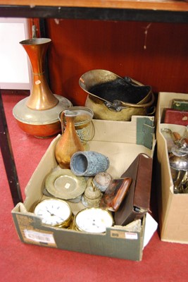 Lot 282 - Assorted metalwares, to include brass helmet...