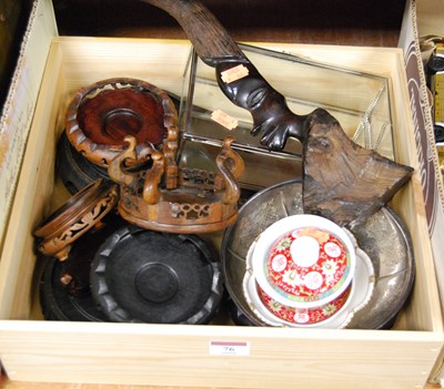 Lot 76 - A box of mixed items to include Chinese hard...